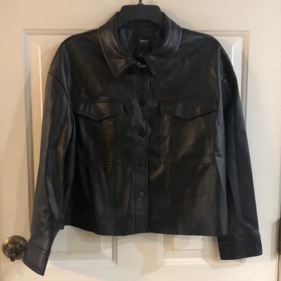 BLACK COOL JACKET WITH FRONT POCKETS - Picture 2 of 7